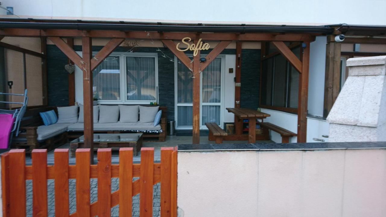 Apartman Sofia Veľký Slavkov Екстериор снимка